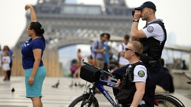 Euro 2016, Parigi blindata: controlli in tutta la città