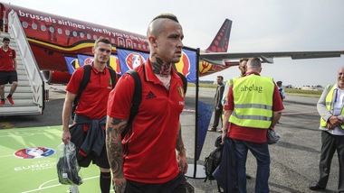 Roma, giallo sul futuro di Nainggolan. Il belga smentisce su Twitter