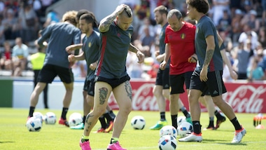 Nainggolan si allena con il Belgio