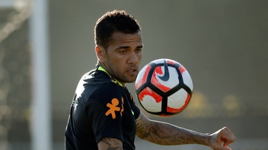 Calciomercato, dalla Spagna: «Il Psg non si arrende per Dani Alves»