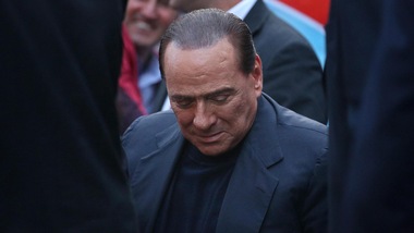 Milan, Berlusconi a pochi giorni dall'operazione al cuore: «Mi affido a Dio»
