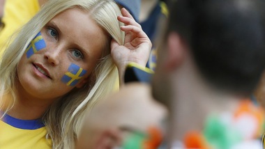 Euro 2016, Irlanda-Svezia, il tifo è al femminile: ecco le tifose allo stadio!