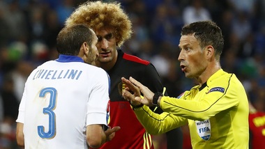 Euro 2016, moviola Belgio-Italia: Arbitro all’inglese? Solo per l’Italia...