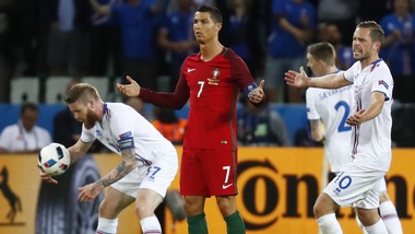 Euro 2016, Portogallo-Islanda 1-1: Bjarnason risponde a Nani
