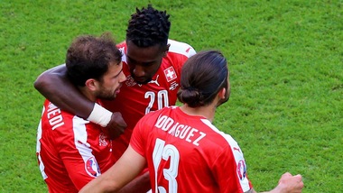 Euro 2016, Romania-Svizzera 1-1: Stancu su rigore, poi Mehmedi