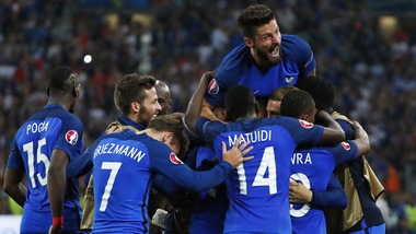 Euro 2016, Francia-Albania 2-0: i francesi volano agli ottavi