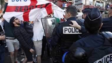 Euro 2016 Inghilterra-Galles, elicotteri su Lens. Il prefetto: «Per ora tutto ok»