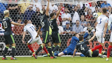 Inghilterra-Galles, sul gol Vardy non in fuorigioco: ecco perché