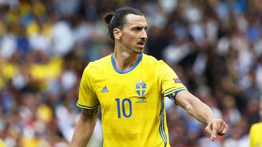 Calciomercato, Raiola: «Ibrahimovic allo United? Ho già preso la mia decisione...»