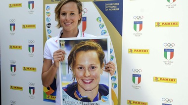 "Italia Team", Federica Pellegrini presenta le figurine dedicate alle Olimpiadi