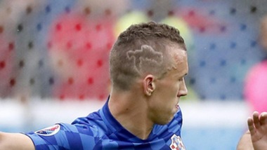Perisic, che look: in testa il numero di maglia e la Croazia