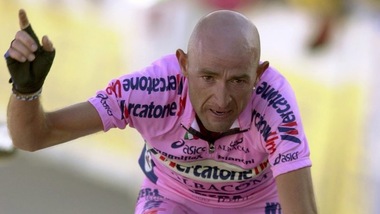 Pantani, il Gip di Rimini archivia l'inchiesta bis sulla morte del ciclista