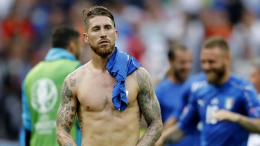 Nervi tesi Spagna, Sergio Ramos: «Ciclo finito? Facile parlare seduti sul divano»