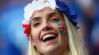 Francia-Islanda, è sfida di bellezza in tribuna a Saint-Denis