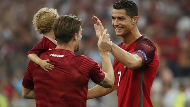 Euro 2016, l'Uefa dice no ai festeggiamenti in campo con i figli