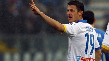 Calciomercato Crotone, Tonev e Aguirre obiettivi per l'attacco