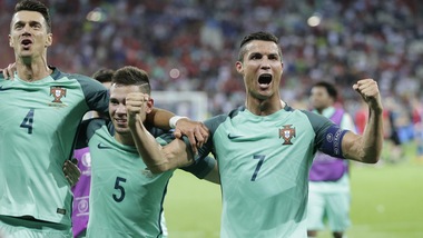 Euro 2016, Portogallo-Galles 2-0: Ronaldo in finale, che show!