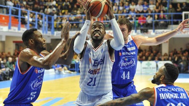 Serie A, il mercato della corsa ai playoff