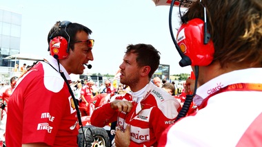 F1, Vettel: «Verstappen si calmerà con il tempo»