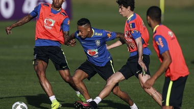 Rio Brasile, prova ad incontrare Neymar: arrestato