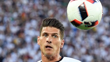 Calciomercato Fiorentina, su Gomez non c'è soltanto l'Ajax