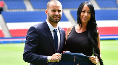 Jesé presentato al Psg: la star è la moglie Aurah Ruiz