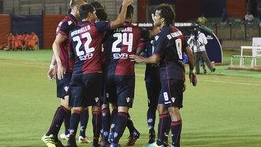 Cagliari-Amburgo 1-1: Farias e Hunt a segno dal dischetto