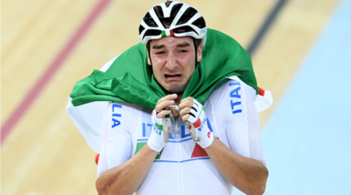 Viviani, lacrime d'oro: cade, si rialza e trionfa