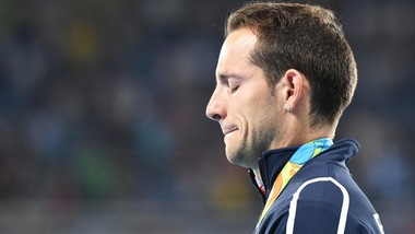 Olimpiadi, Lavillenie in lacrime per i fischi del pubblico