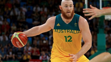 Basket, Australia show, Lituania travolta