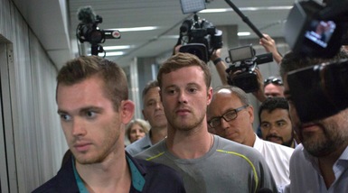 Caso Lochte: due nuotatori statunitensi fatti scendere dall'aereo