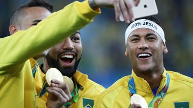 Brasile, la festa del podio. Risate e selfie