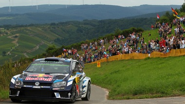 Rally di Germania, Ogier passa al comando