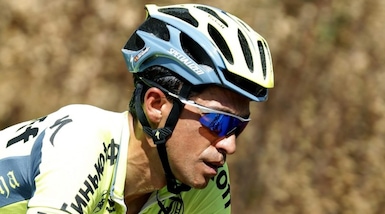 Vuelta, Contador ancora a terra