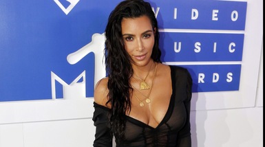 Dal look trasparente della Kardashian alla stella Phelps: che show gli Mtv Video Music Awards