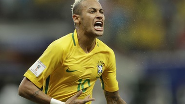 Calciomercato: «Neymar ha rifiutato 40 milioni di euro all'anno dal Psg»