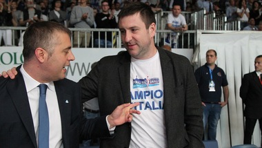 Basket Serie A, bagno di folla per Cantù