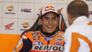 MotoGp, Marquez: «Lorenzo ha chance per il titolo, ma Rossi è più pericoloso»