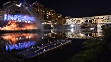 Firenze, in attesa della sfida con l'Atalanta presentazione show di "Inferno"