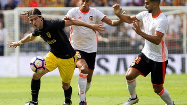 Calciomercato: «Mourinho soffia Cancelo a Luis Enrique»