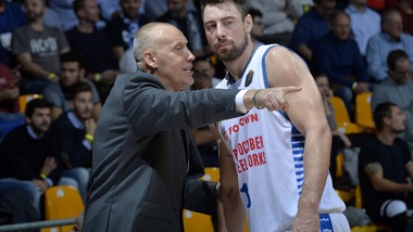 Basket Serie A, Kurtinaitis sfida Sassari