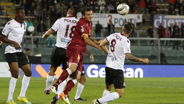 Lega Pro, Livorno-Arezzo 1-1: Yamga firma il pari, Moscardelli espulso