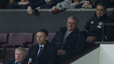 Manchester United: Mourinho espulso, che show in tribuna!