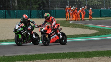 Superbike Qatar: in Gara 1 vince Davies, Rea campione