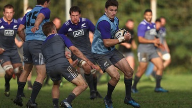 Rugby, gli All Blacks si allenano al Cus Roma