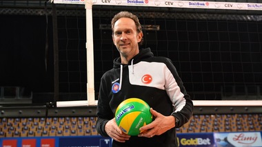 Volley: Superlega, Bernardi sulla panchina di Perugia al posto di Kovac