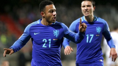 Russia 2018, Depay salva l'Olanda. Svizzera a punteggio pieno