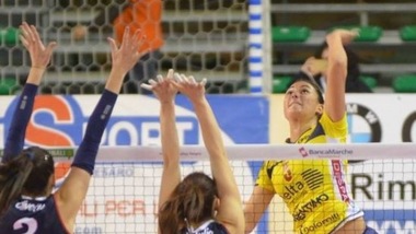 Volley: A2 Femminile, Pesaro suona la quinta, abbattuta anche Trento