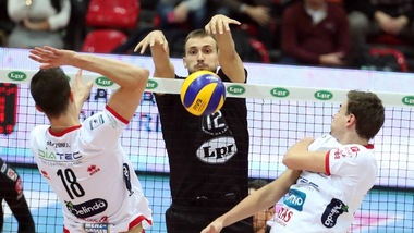 Volley: Superlega, la partitissima dell' 11a è Modena-Trento