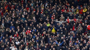 Nascosti nel wc per Manchester United-Arsenal